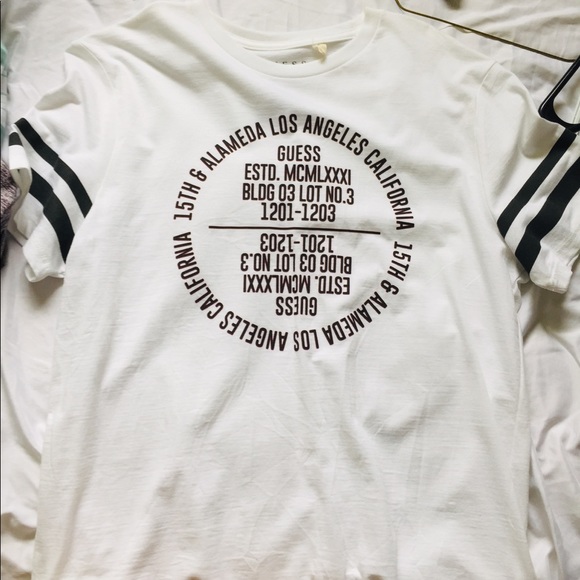 T-Shirt - Picture 1 of 1